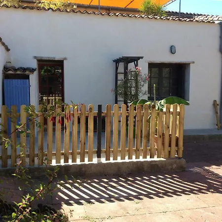 La Ferme De Fossillon 펜션 마란스